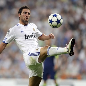 爱游戏官方网站-_勇士三分雨不停，战绩节节高升_，勇士三分庆祝动作