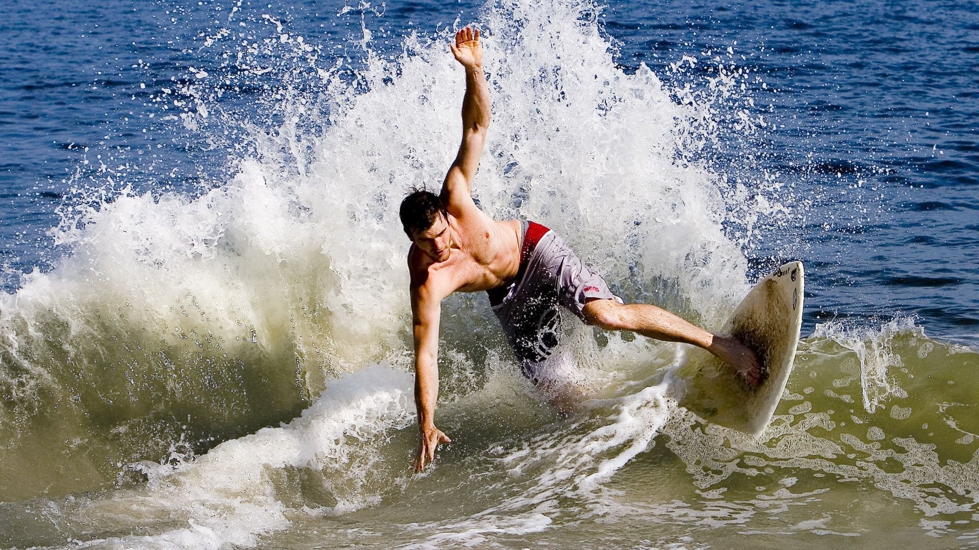 《电竞节庆活动不断：打造全民电竞狂欢盛典》，电竞节主题